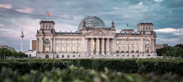 Dunkle Wolken über dem Bundestag